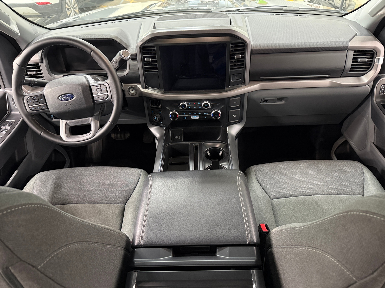 Thumbnail: 2025 Ford Econoline - 3