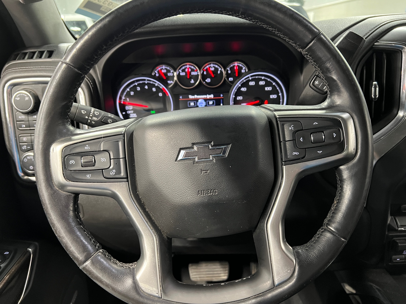 Thumbnail: 2019 Chevrolet Silverado 1500 - 5