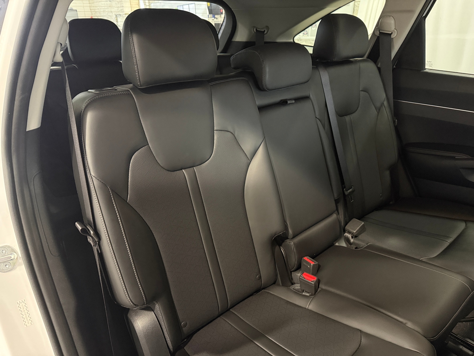 Thumbnail: 2023 Kia Sorento - 5