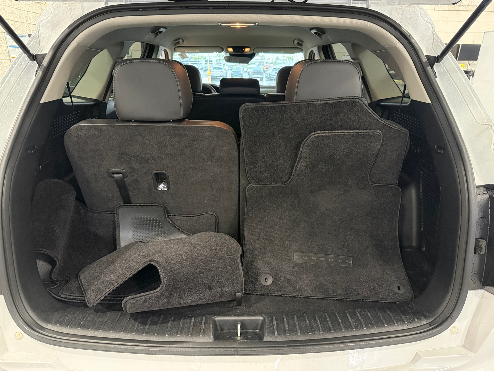 Thumbnail: 2023 Kia Sorento - 6