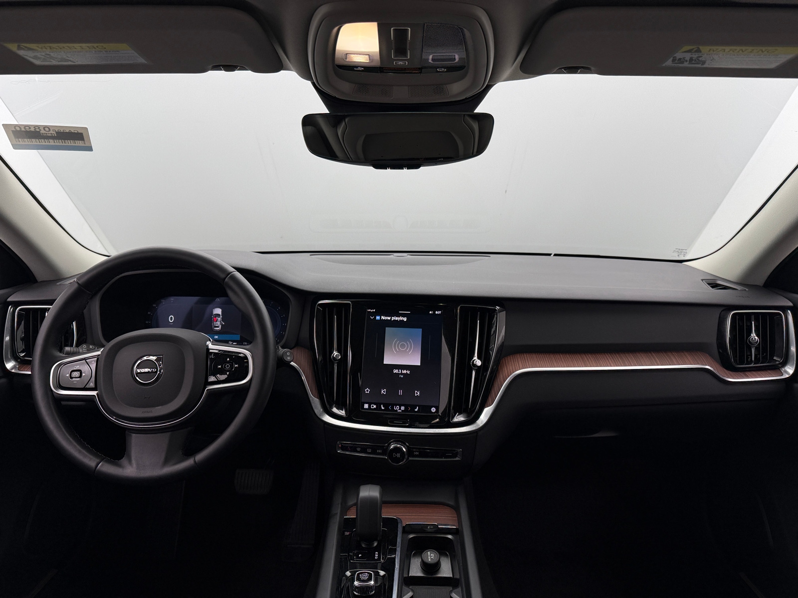 Thumbnail: 2025 Volvo V60 - 2