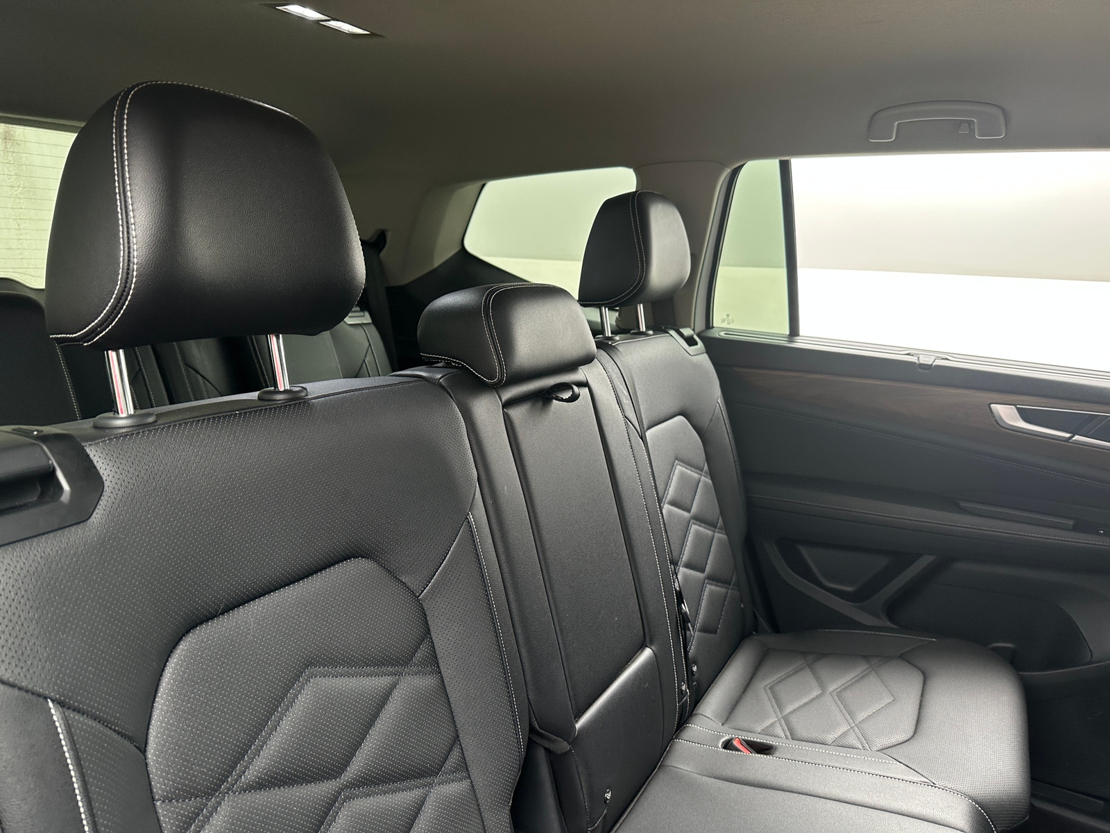 Thumbnail: 2025 Volkswagen Atlas - 6