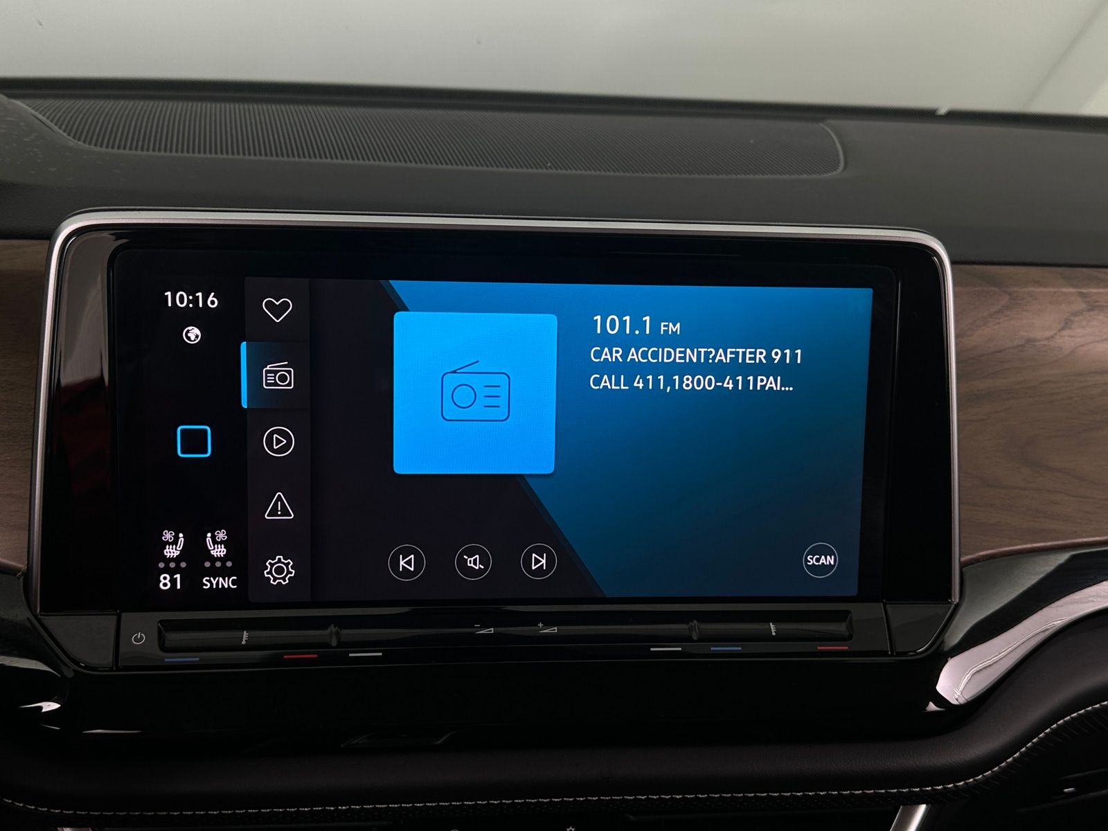 Thumbnail: 2025 Volkswagen Atlas - 4