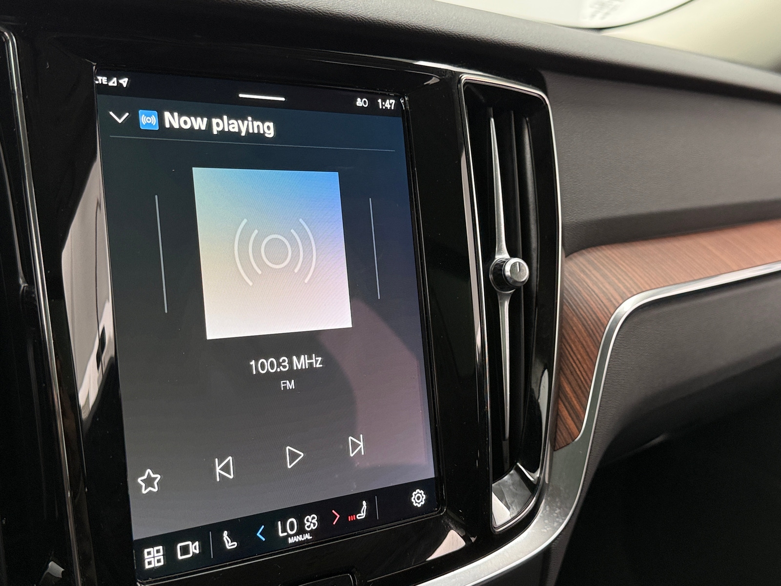 Thumbnail: 2025 Volvo V60 - 3