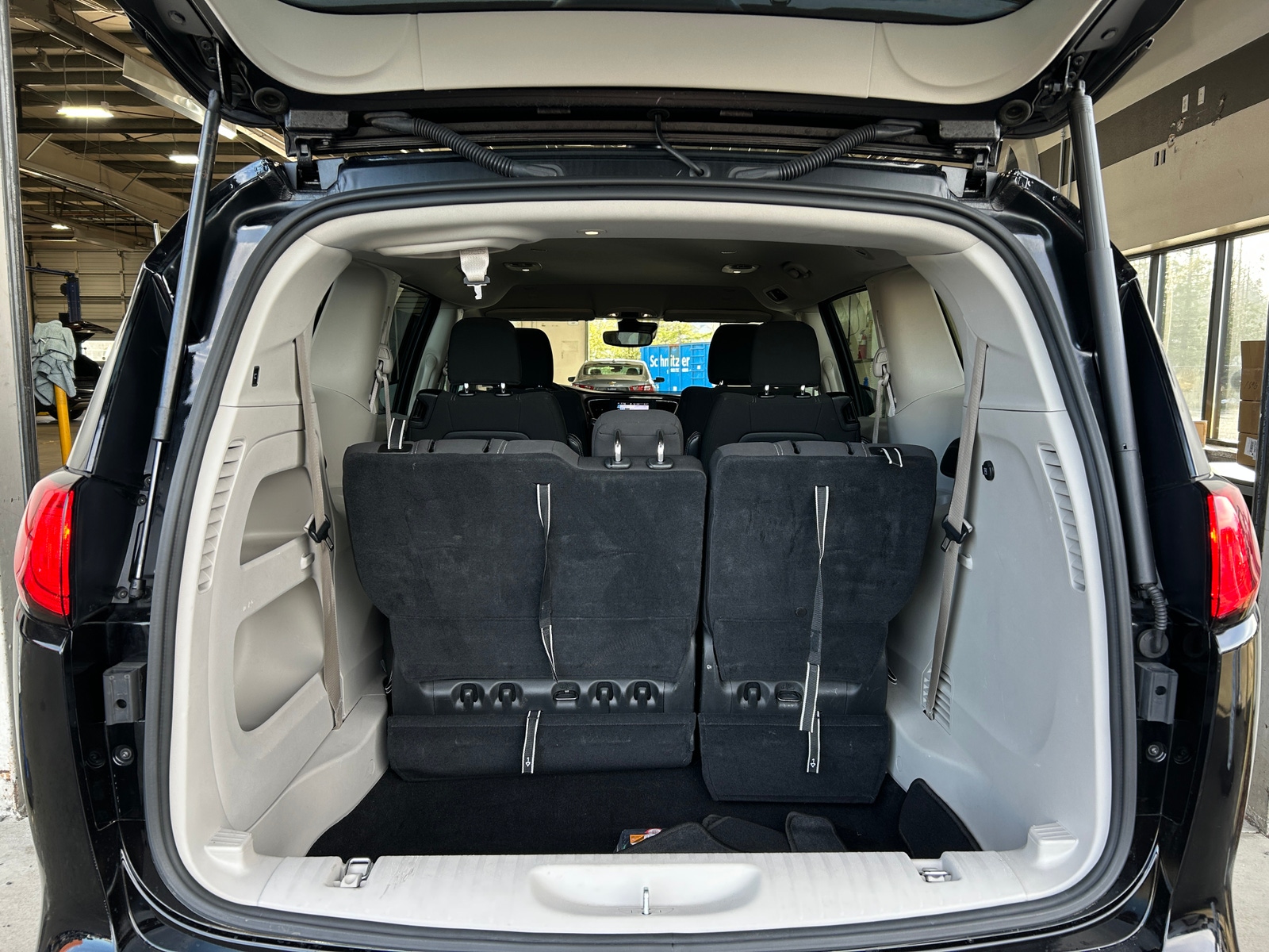 Thumbnail: 2024 Chrysler Voyager - 7