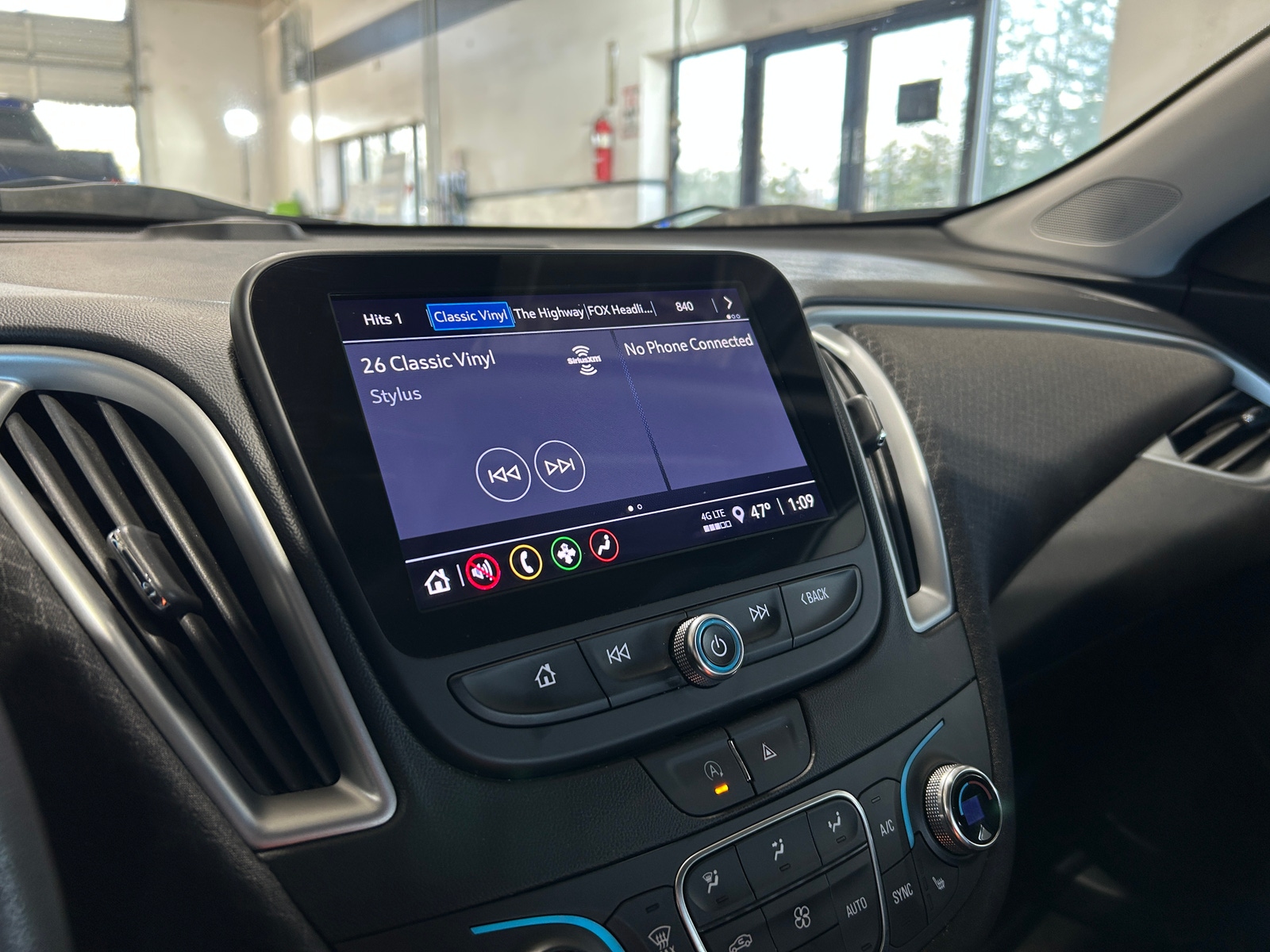 Thumbnail: 2023 Chevrolet Malibu - 4