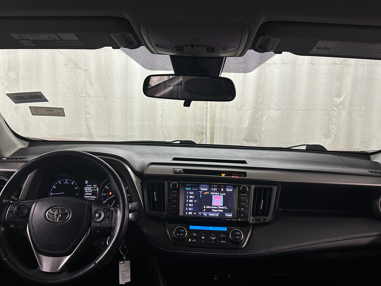 Thumbnail: 2017 Toyota RAV4 - 3