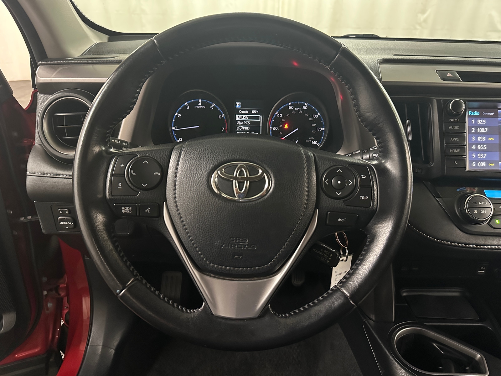 Thumbnail: 2017 Toyota RAV4 - 5