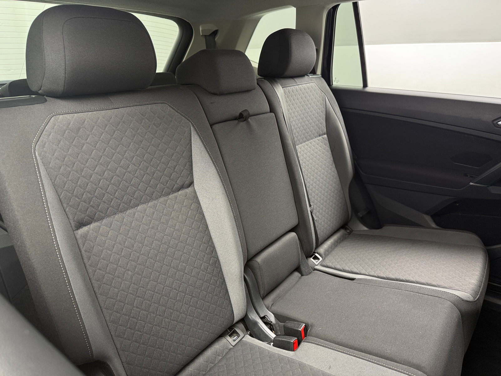 Thumbnail: 2020 Volkswagen Tiguan - 6