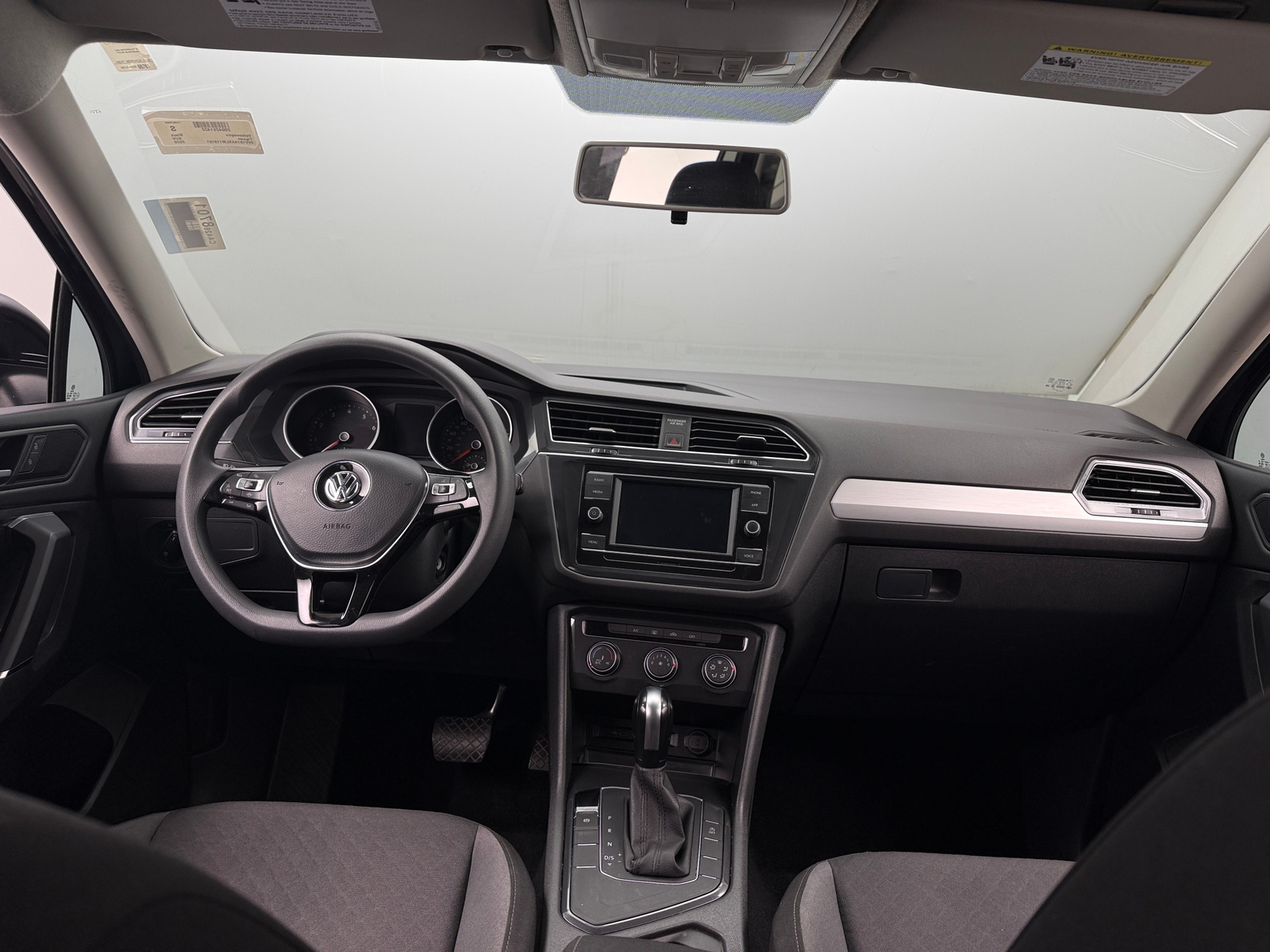 Thumbnail: 2020 Volkswagen Tiguan - 3