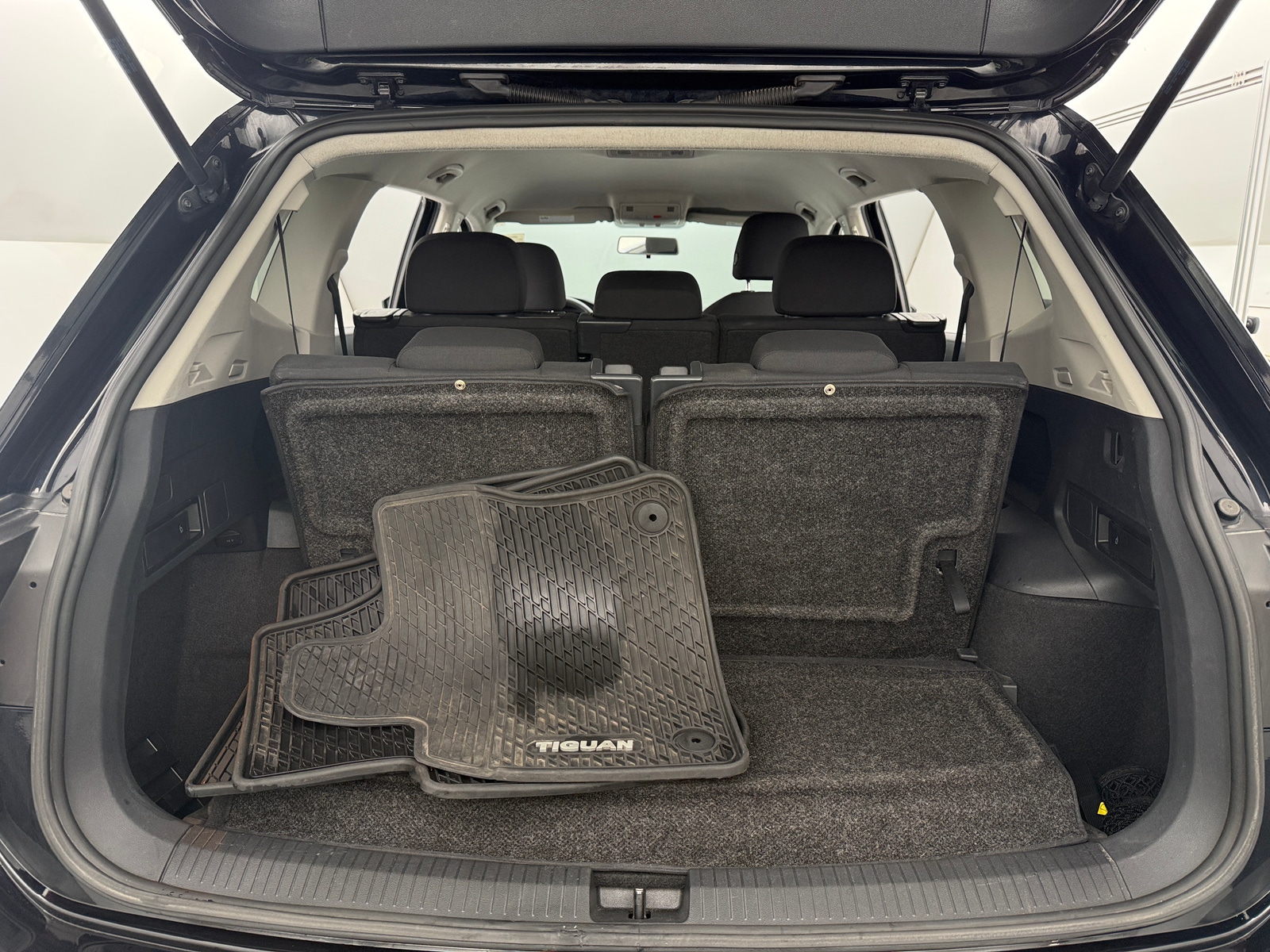 Thumbnail: 2020 Volkswagen Tiguan - 7