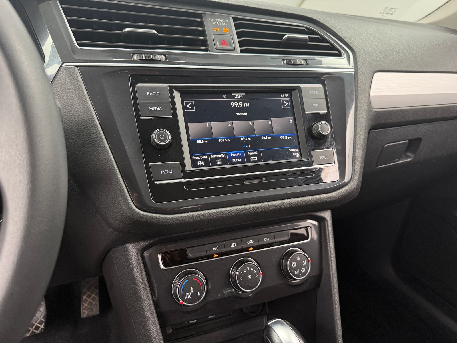 Thumbnail: 2020 Volkswagen Tiguan - 4