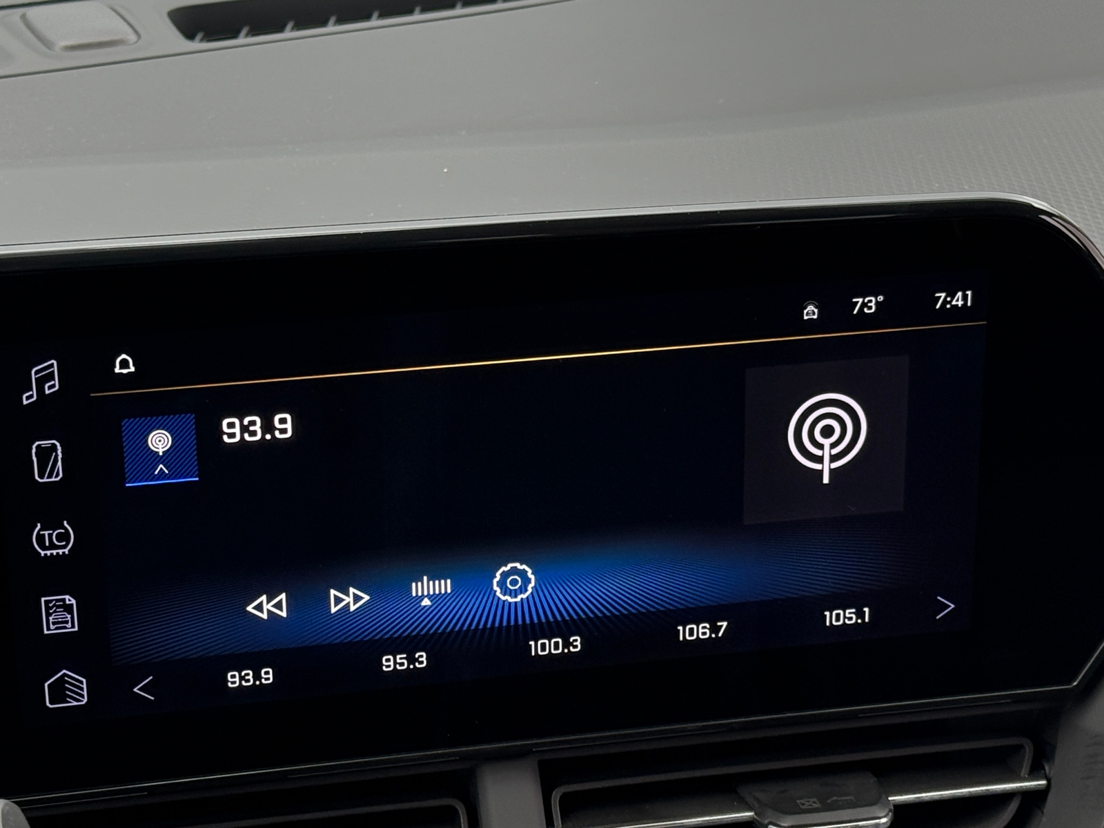 Thumbnail: 2024 Chevrolet Trax - 3