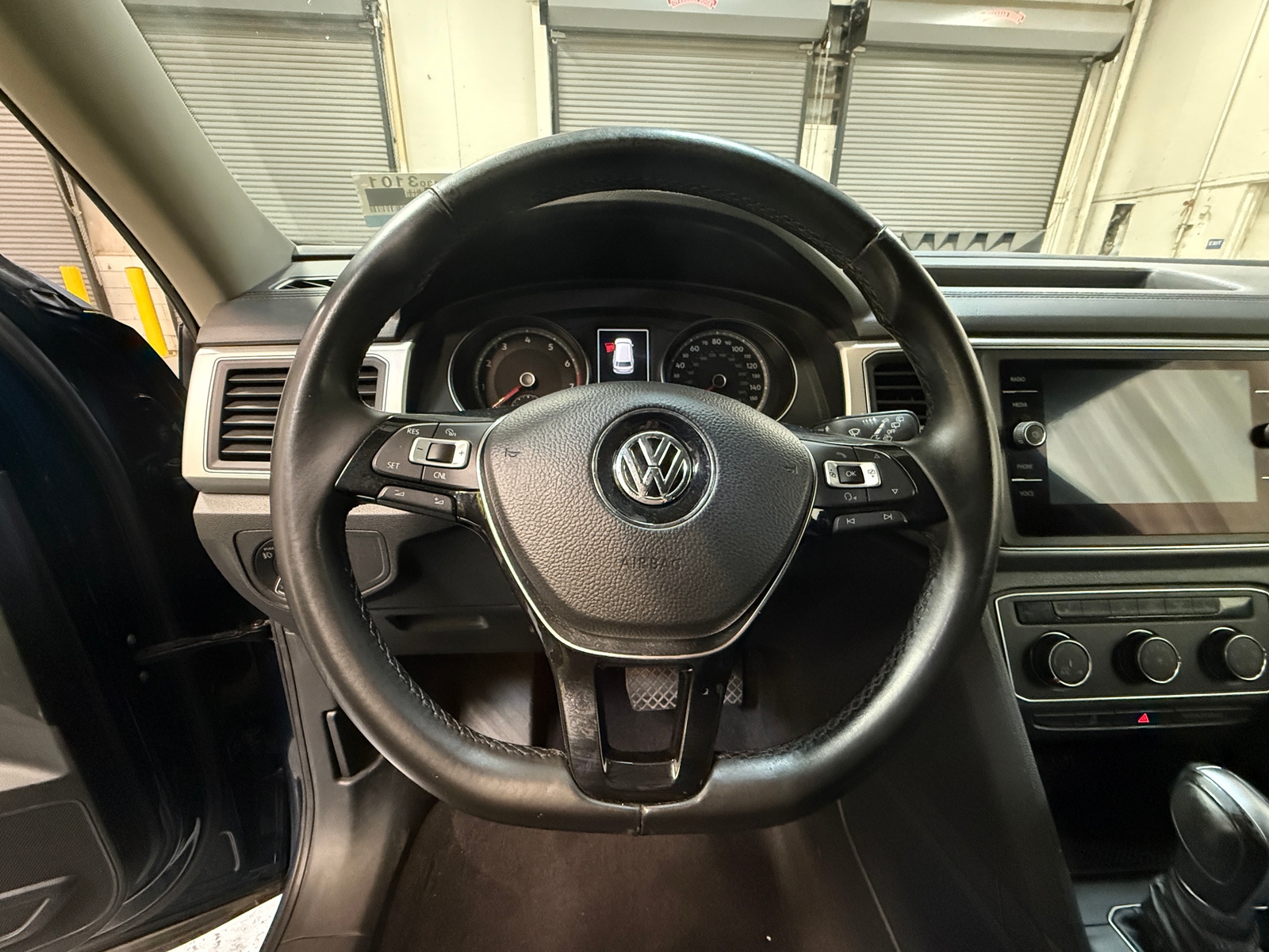 Thumbnail: 2018 Volkswagen Atlas - 4