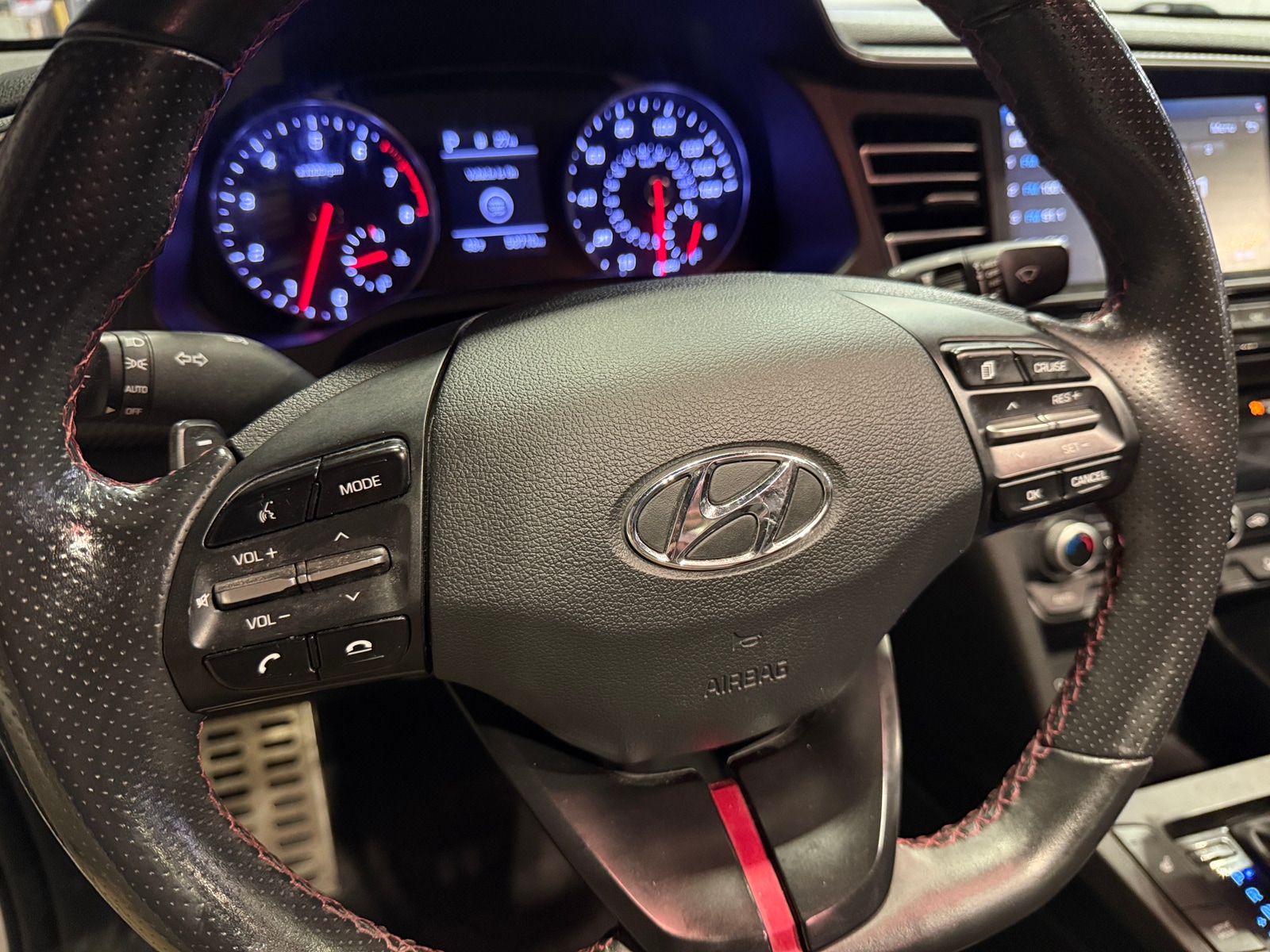 Thumbnail: 2019 Hyundai Elantra - 4