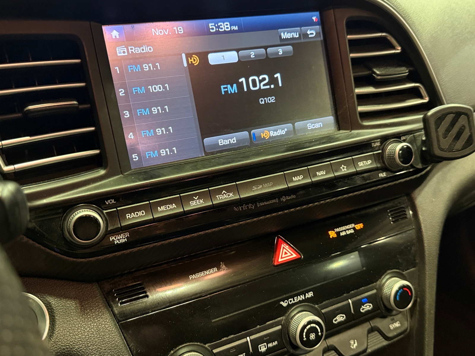 Thumbnail: 2019 Hyundai Elantra - 3