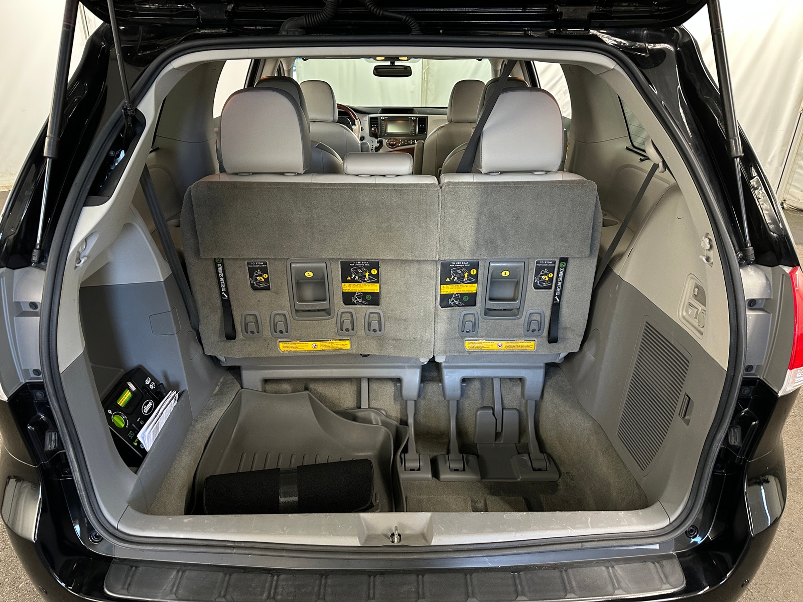 Thumbnail: 2013 Toyota Sienna - 6