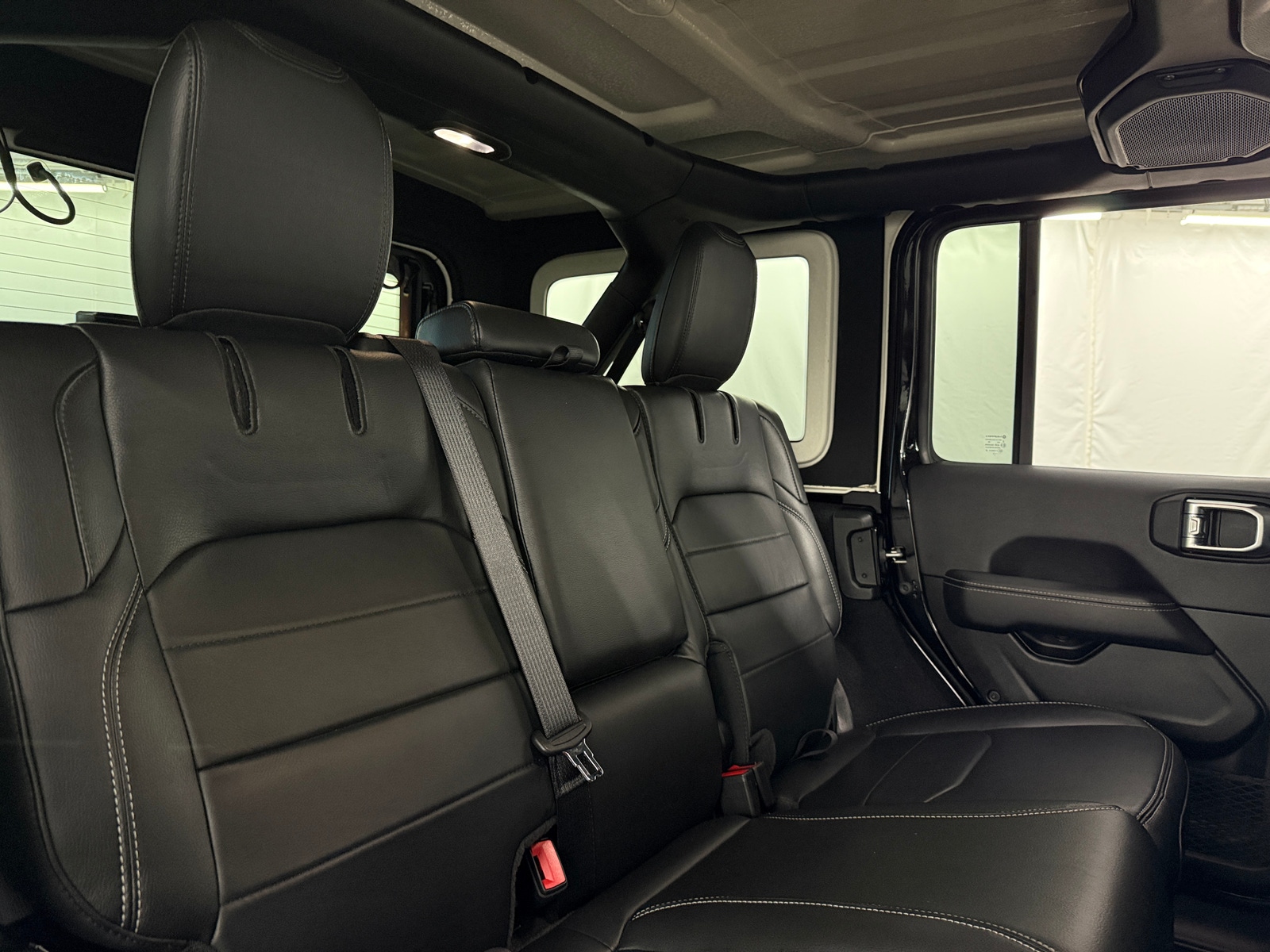 Thumbnail: 2022 Jeep Wrangler - 5