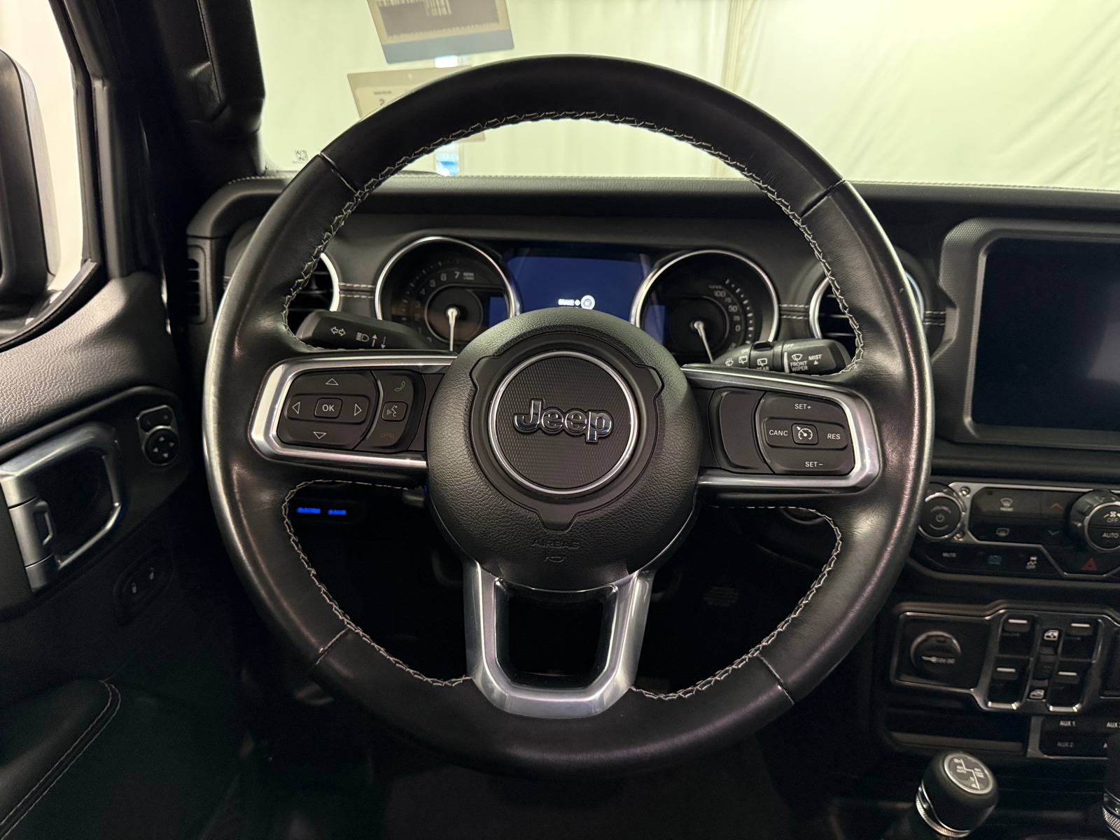 Thumbnail: 2022 Jeep Wrangler - 4