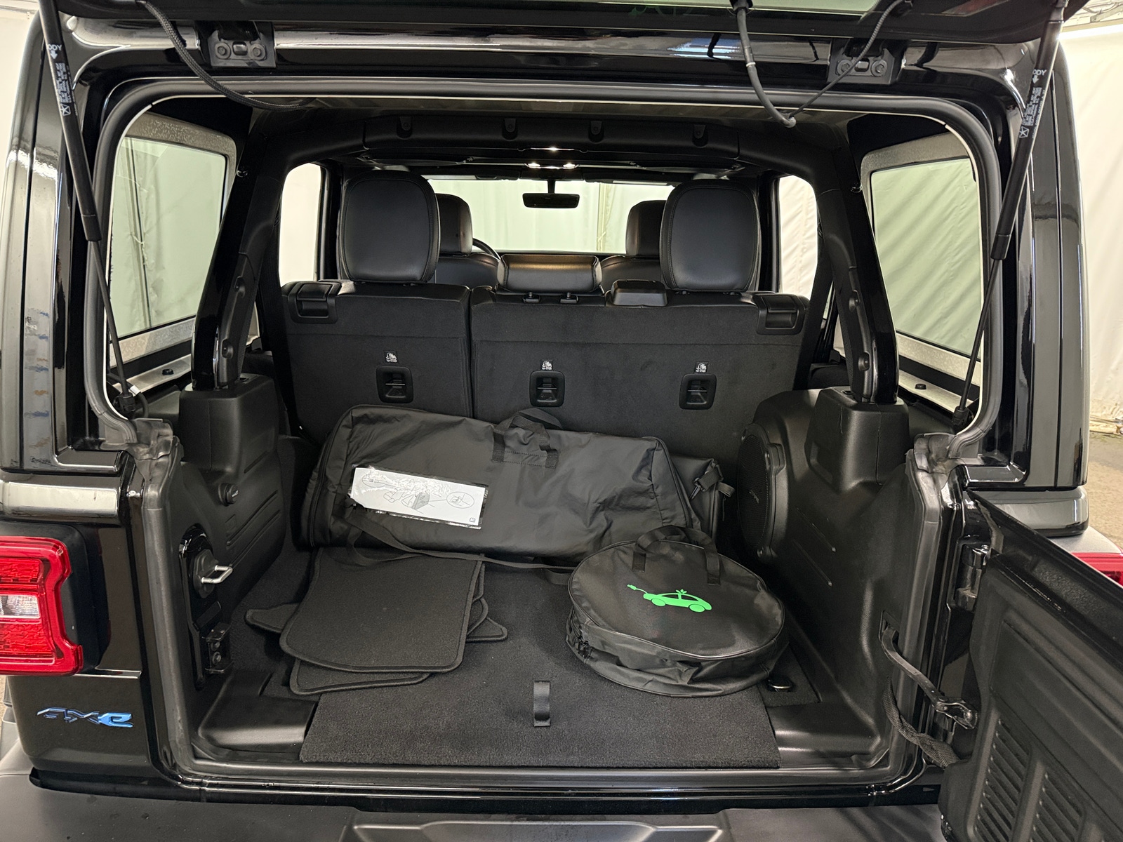 Thumbnail: 2022 Jeep Wrangler - 6