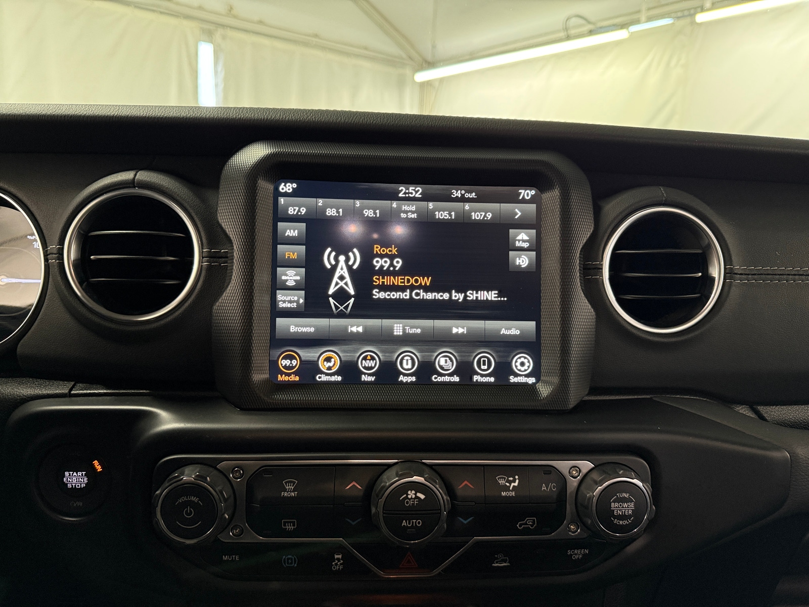 Thumbnail: 2022 Jeep Wrangler - 3