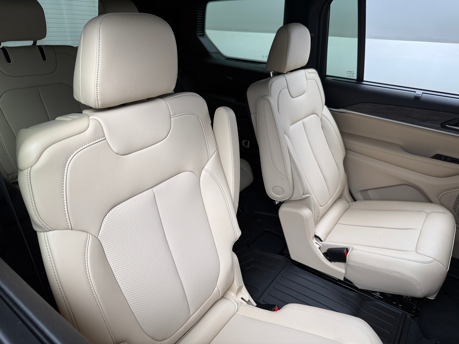 Thumbnail: 2024 Jeep Grand Cherokee L - 5