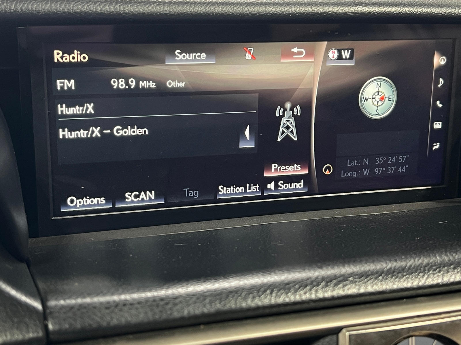 Thumbnail: 2019 Lexus IS - 3