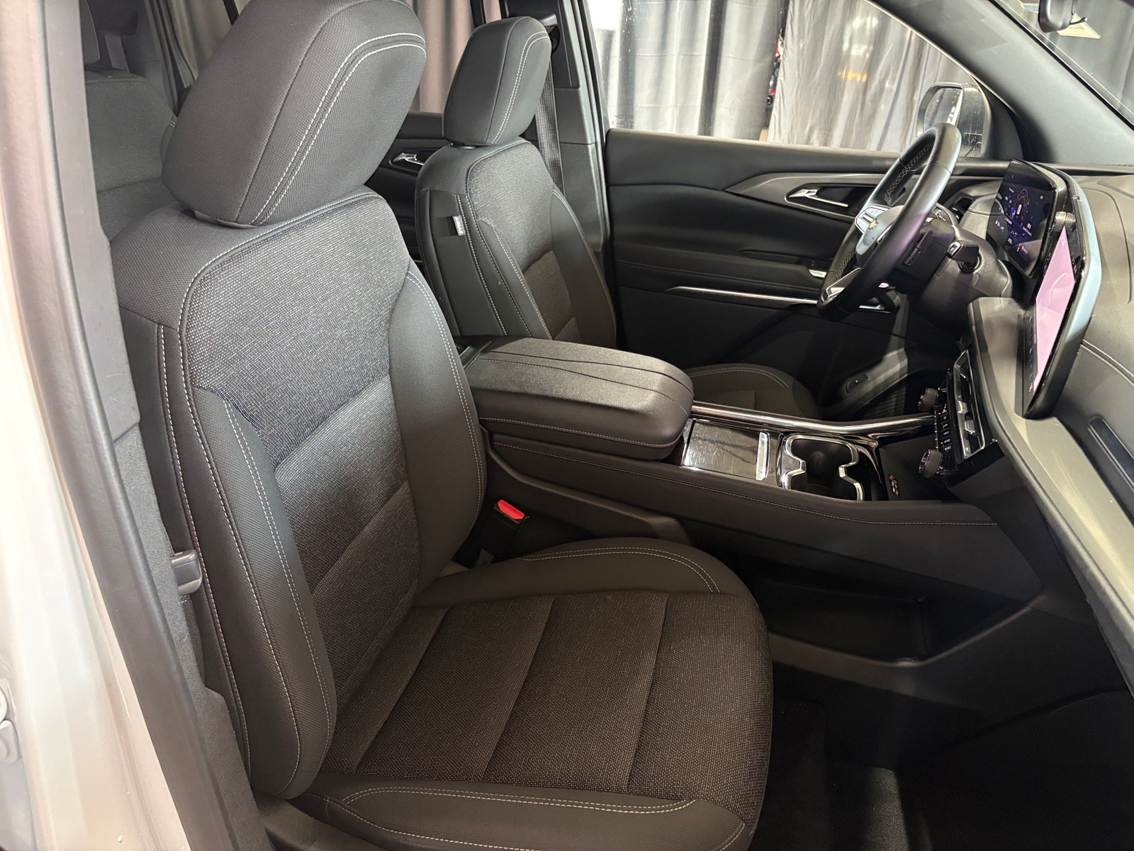 Thumbnail: 2024 Chevrolet Traverse - 2