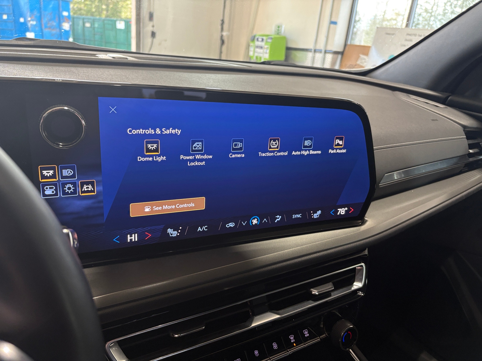 Thumbnail: 2024 Chevrolet Traverse - 4