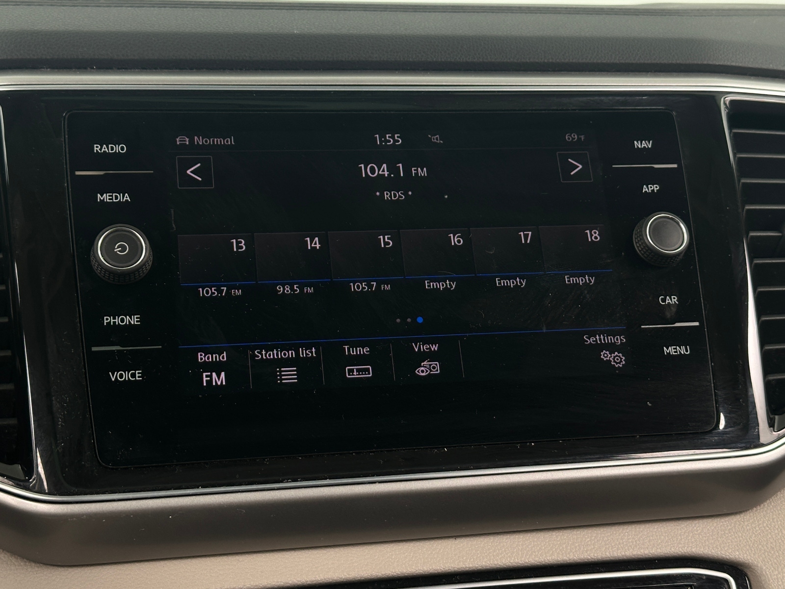 Thumbnail: 2019 Volkswagen Atlas - 3