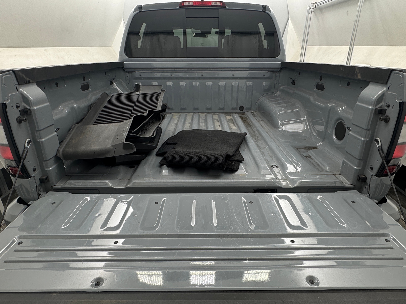 Thumbnail: 2024 Nissan Frontier - 7