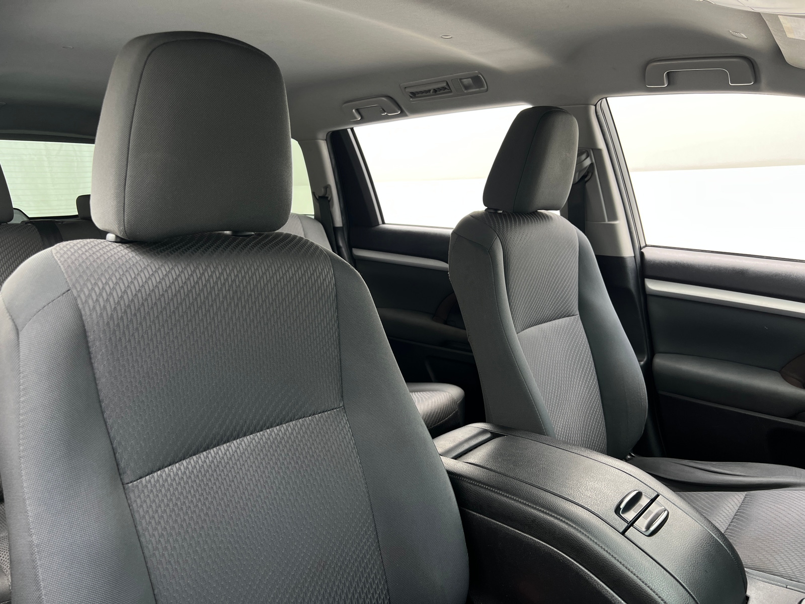 Thumbnail: 2019 Toyota Highlander - 2