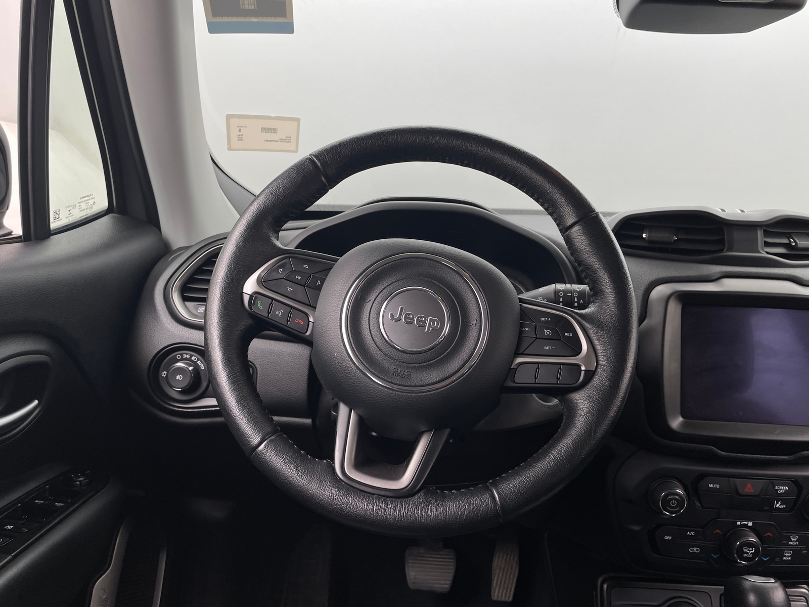 Thumbnail: 2022 Jeep Renegade - 4