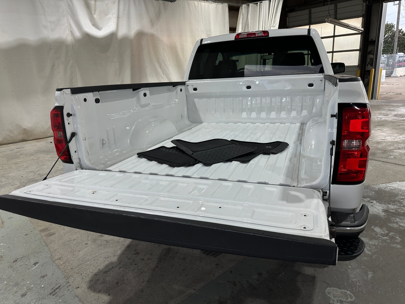 Thumbnail: 2018 Chevrolet Silverado 1500 - 7