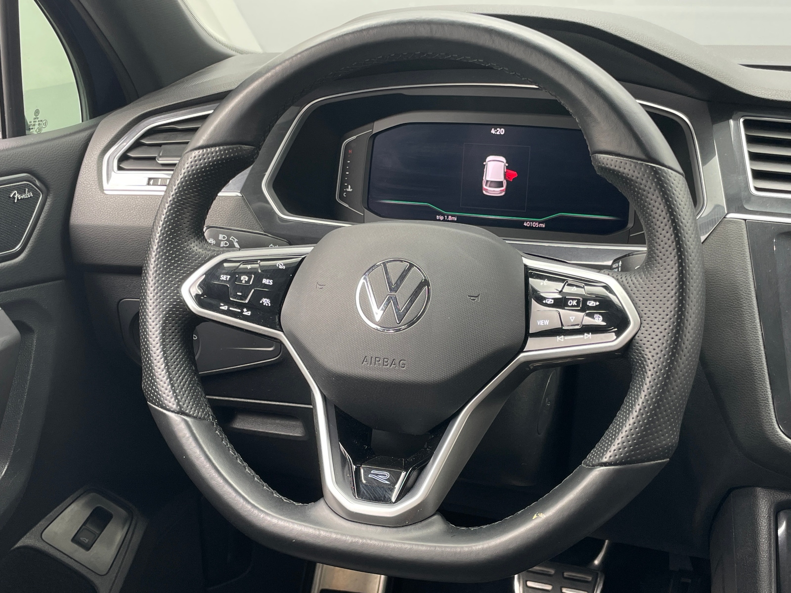 Thumbnail: 2022 Volkswagen Tiguan - 4