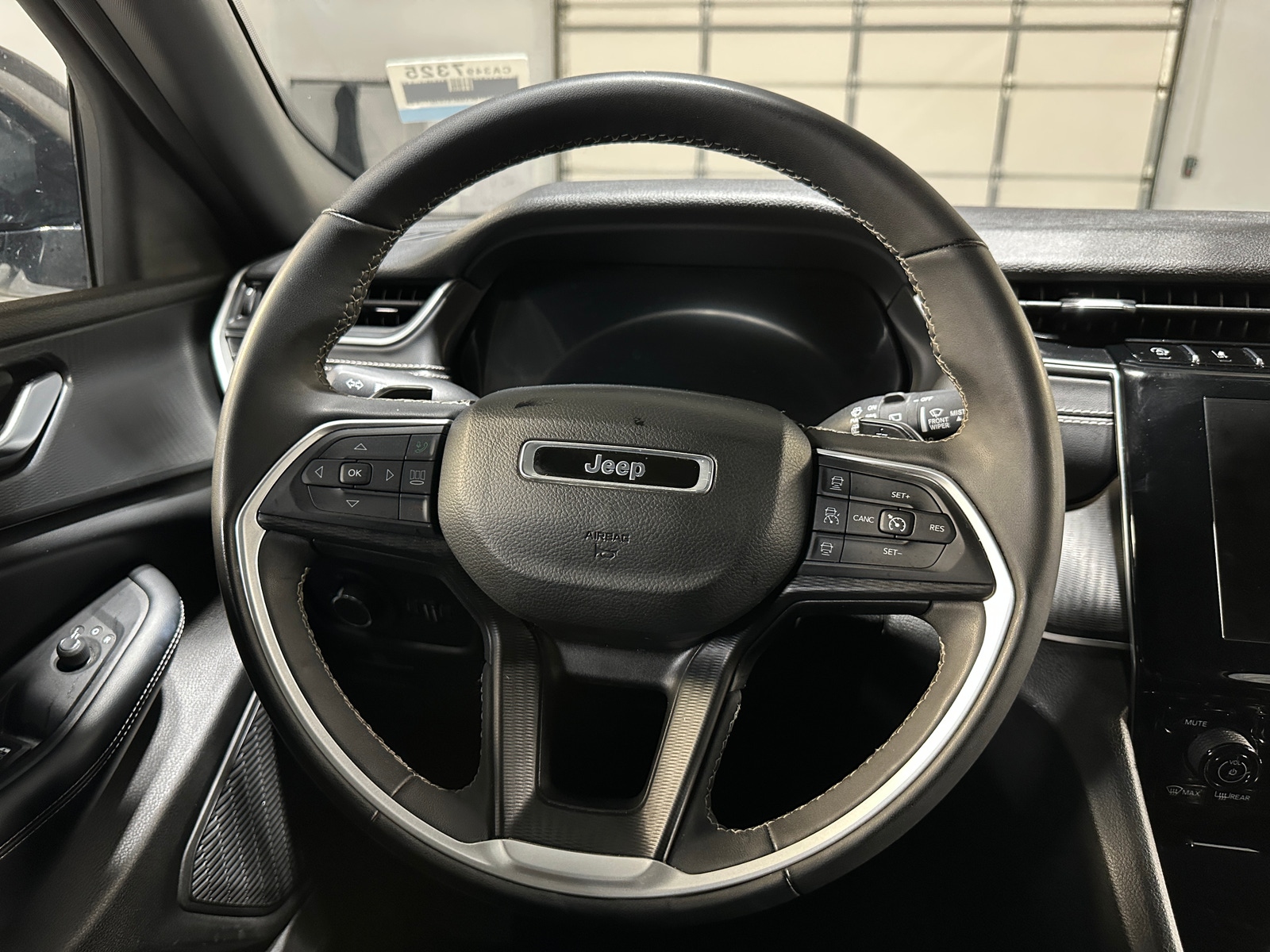 Thumbnail: 2023 Jeep Grand Cherokee - 4