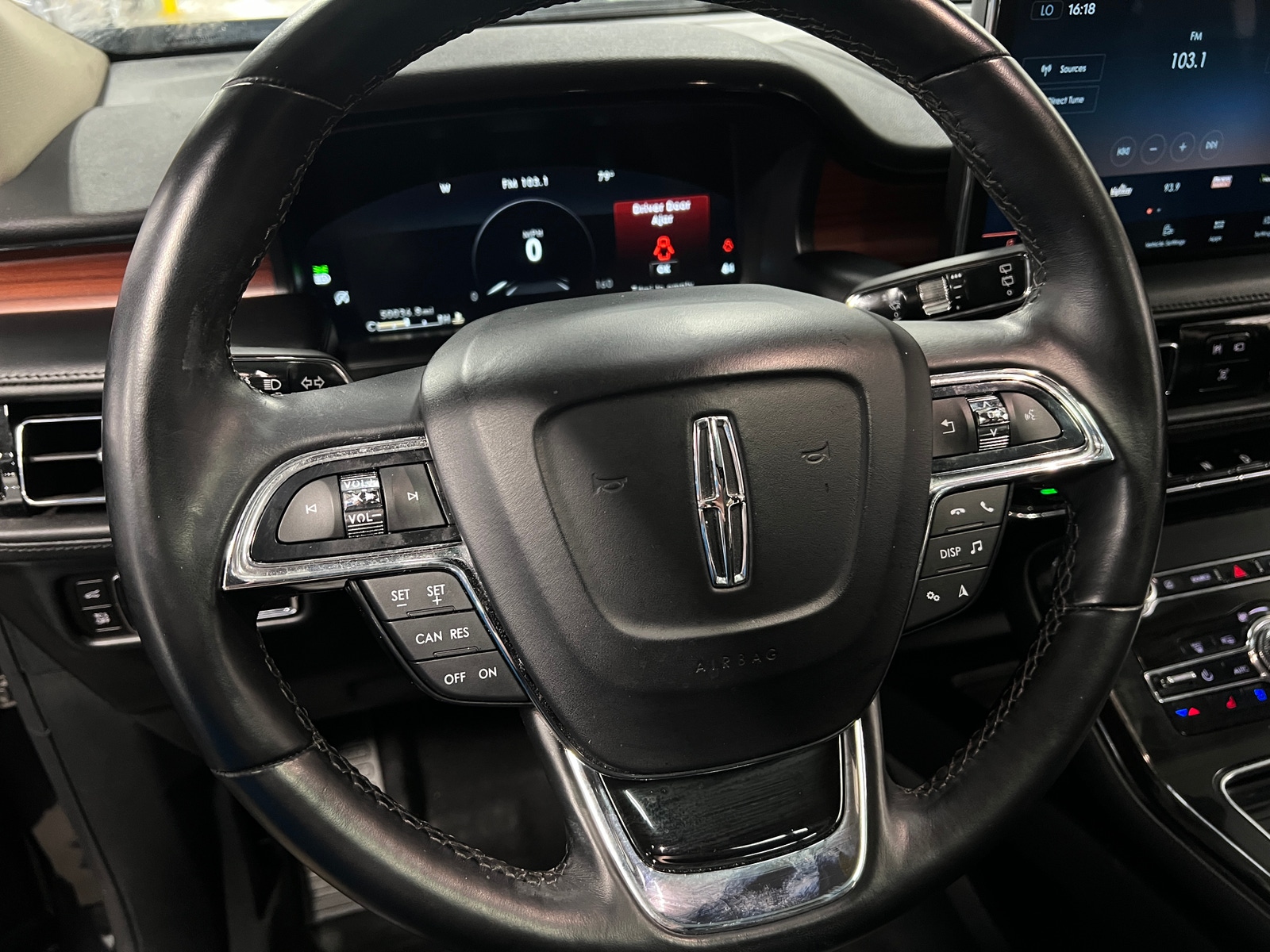 Thumbnail: 2023 Lincoln Nautilus - 4