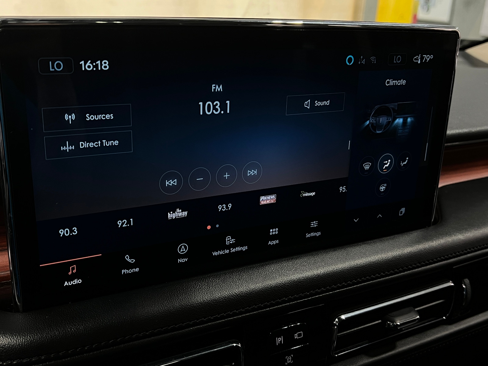 Thumbnail: 2023 Lincoln Nautilus - 3