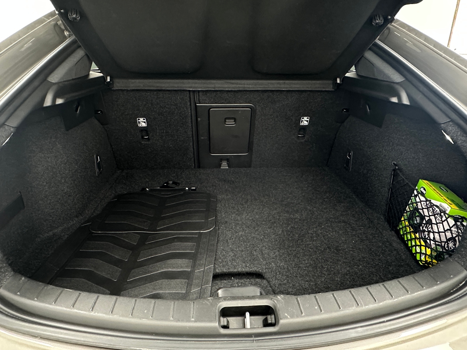 Thumbnail: 2022 Polestar 2 - 7