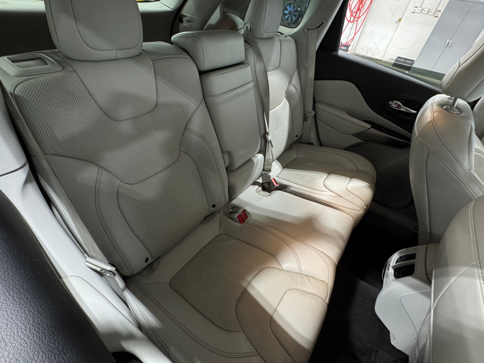 Thumbnail: 2019 Jeep Cherokee - 5