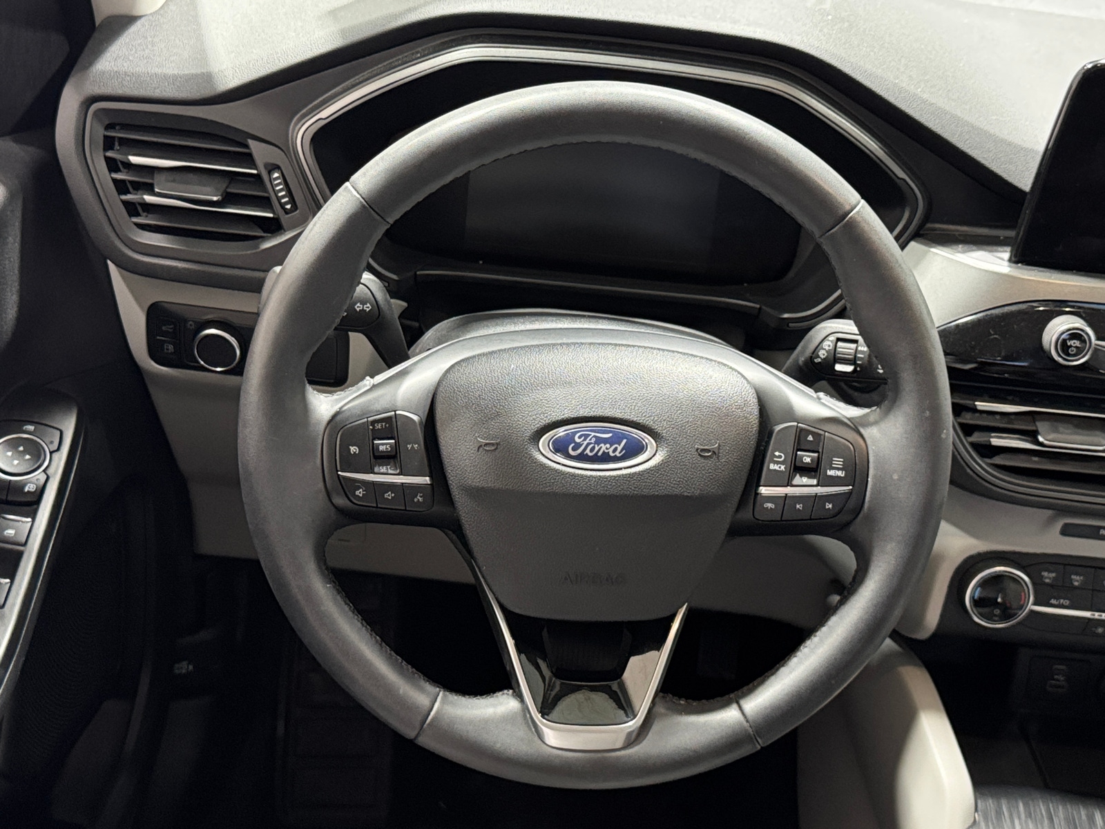 Thumbnail: 2023 Ford Escape - 5