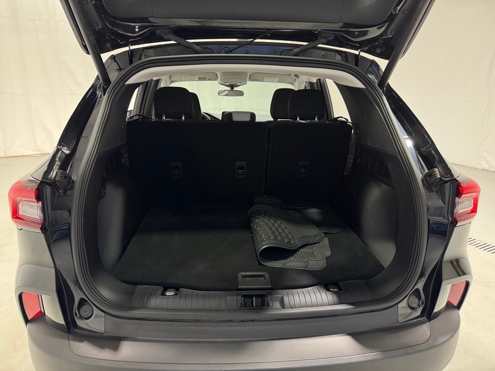 Thumbnail: 2023 Ford Escape - 7