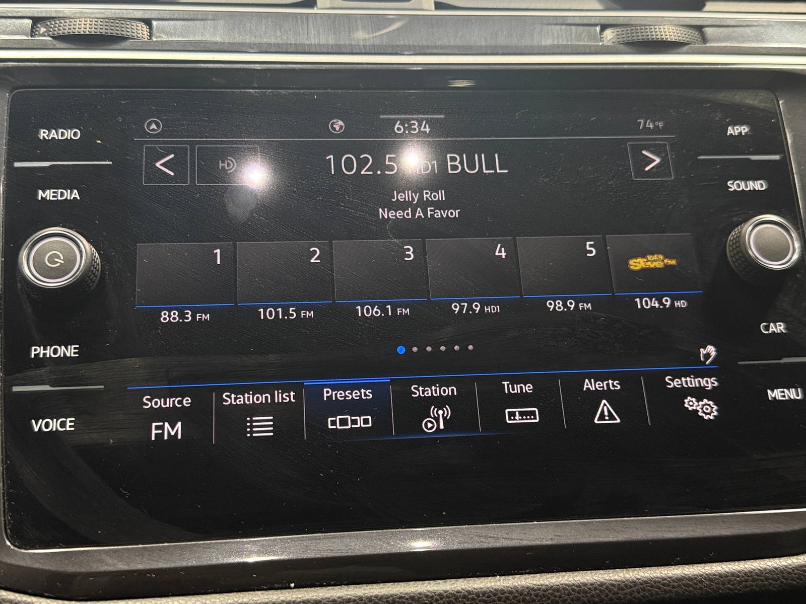 Thumbnail: 2024 Volkswagen Tiguan - 3