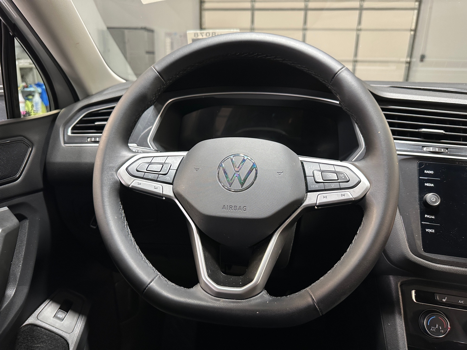 Thumbnail: 2024 Volkswagen Tiguan - 4