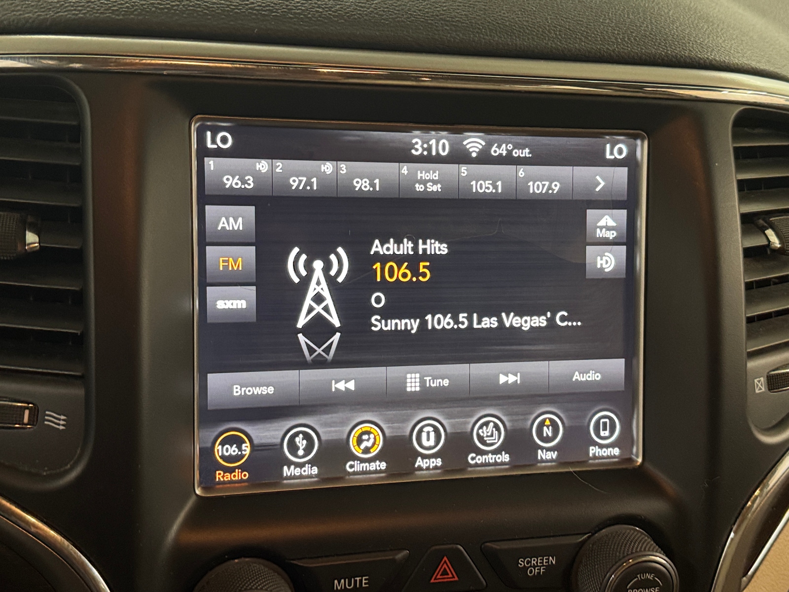 Thumbnail: 2018 Jeep Grand Cherokee - 3