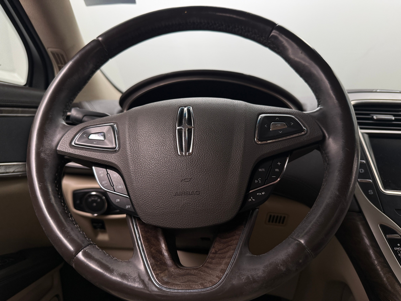 Thumbnail: 2016 Lincoln MKX - 4