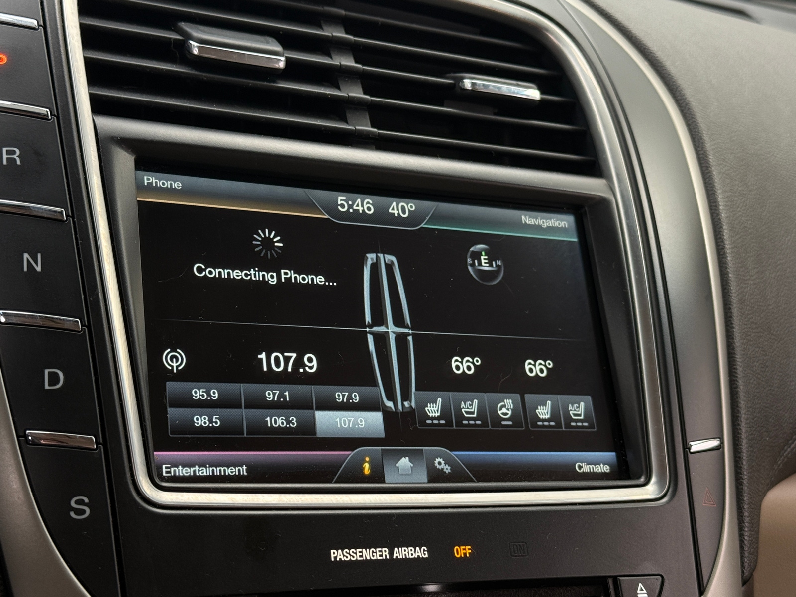 Thumbnail: 2016 Lincoln MKX - 3