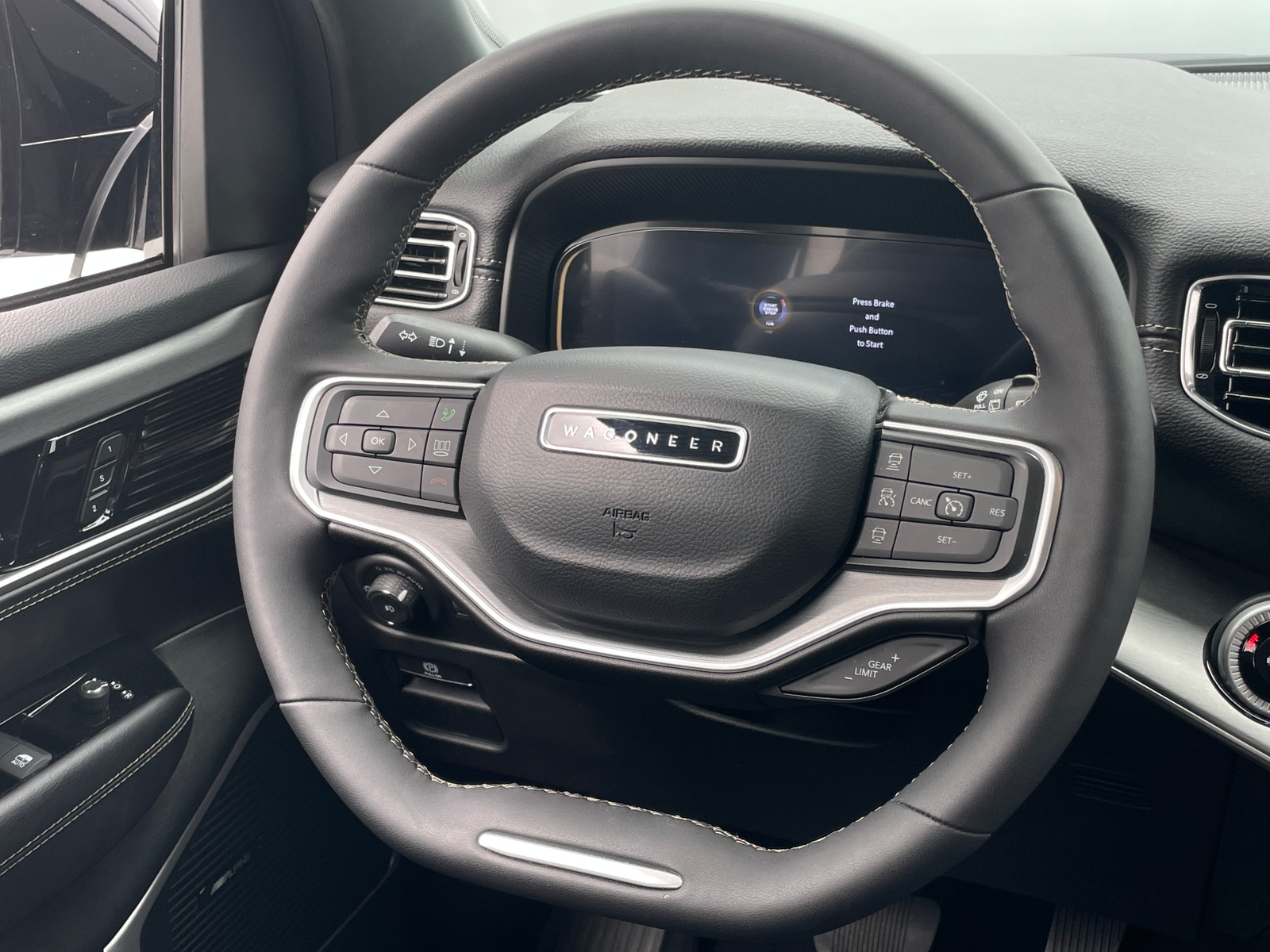 Thumbnail: 2025 Jeep Wagoneer - 4