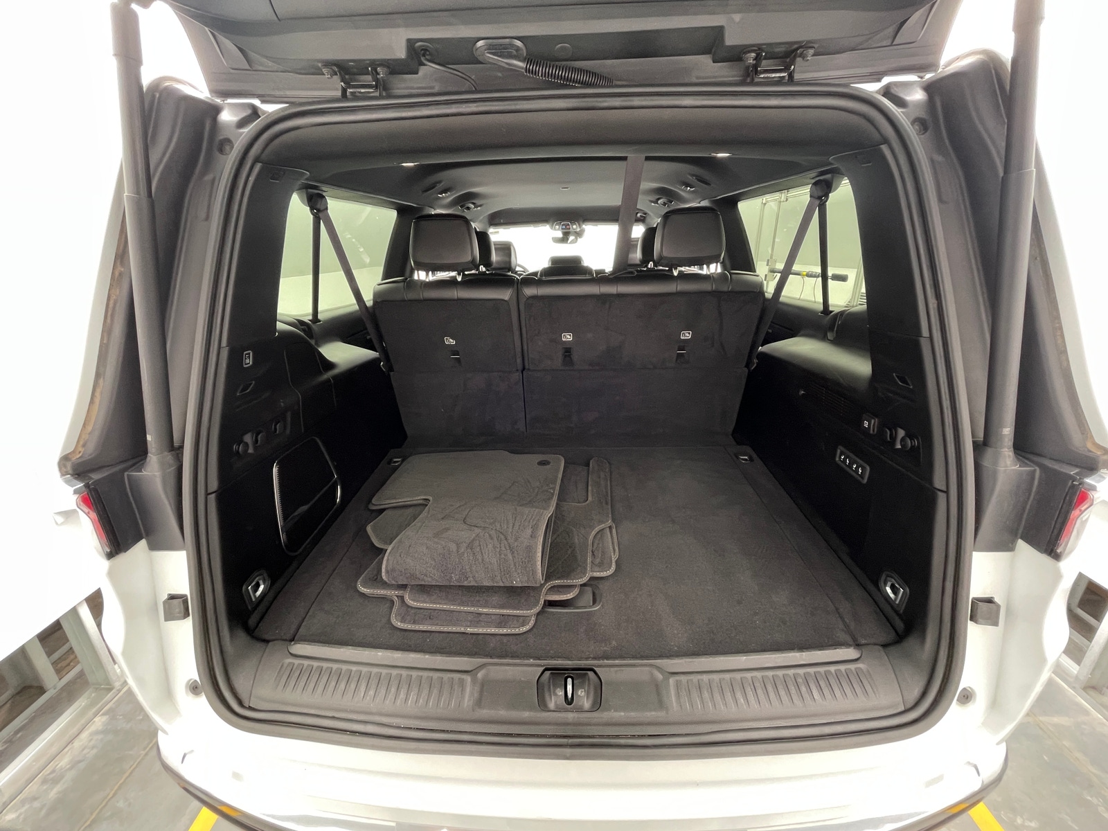 Thumbnail: 2025 Jeep Wagoneer - 6