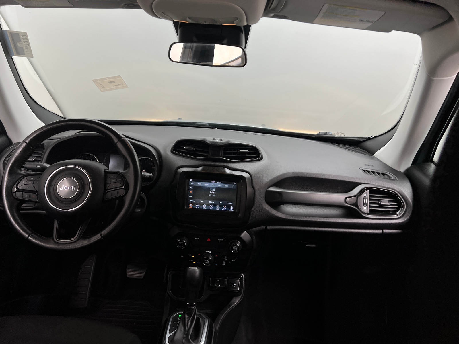 Thumbnail: 2018 Jeep Renegade - 3